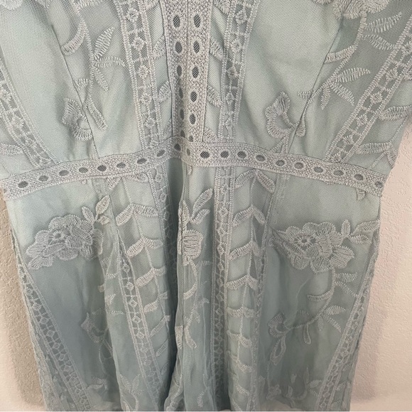 Socialite Plunging Lace Romper Jumpsuit Green Mine Women's Size Large NWT - Picture 9 of 14